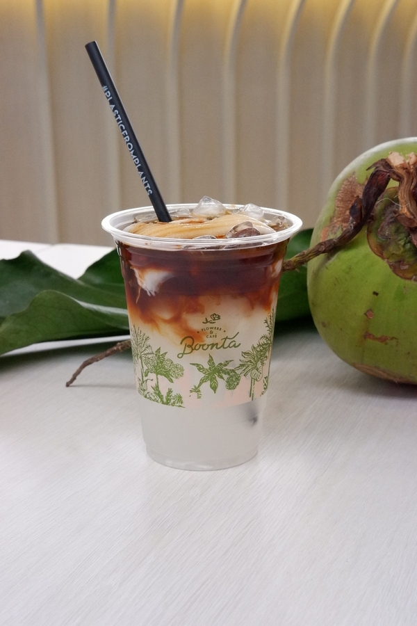 แบล็คคอฟฟี่โคโค่นัท