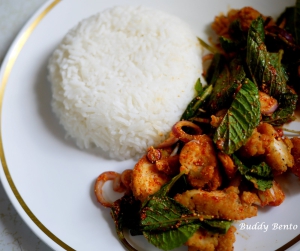 Spicy chicken rice (ข้าวยำไก่แซ่บ)