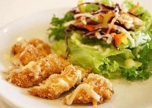 Fried Fish salad with lime sauce (สลัดปลาทอดน้ำสลัดครีมมะนาว)