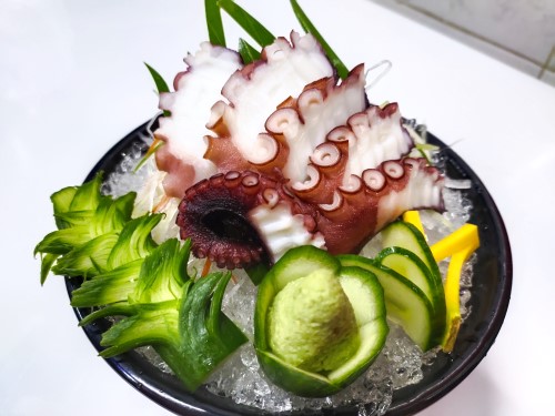 Tako sashimi