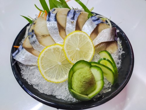 Shime saba sashimi