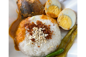 ข้าวนาซิดาแฆ ( ปลาโอ )