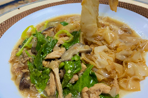 ราดหน้าเนื้อ
