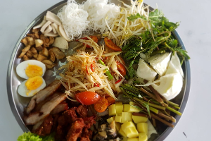ส้มตำถาดไทย