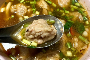 ต้มแซ่บหมูเด้ง