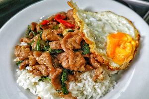 Kra-pao pork sliced