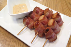 ไส้กรอกพันเบคอน (Bacon Wrapped Sausage)