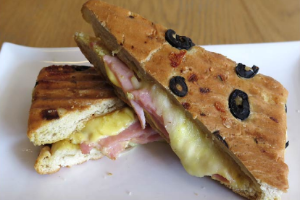 พานีนี่แฮมชีส (Ham Cheese Panini)