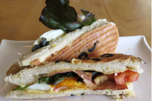 พานีนี่บีแอลที (BLT Panini)