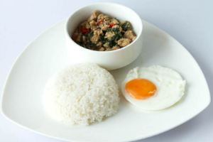 ข้าวกะเพราไก่ไข่ดาว (Stir-Fried Chicken and Basil with Rice and Fried Egg)