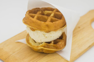 ไอศกรีม แซนด์วิช (Ice Cream Sandwich)