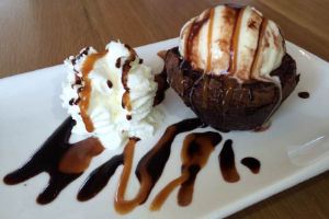บราวนี่ไอศกรีม (Brownie Ice Cream Cup)