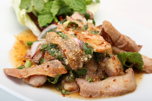 Spicy grilled pork salad / น้ำตกหมู