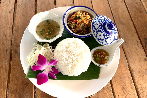 ข้าว/หมูผัดกะปิ (Rice /Stir-fried Pork with Shrimp Paste)