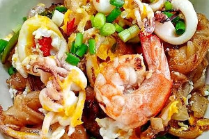 ก๋วยเตี๋ยวคั่วไก่ทะเล