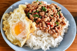 กะเพราหมูสับ