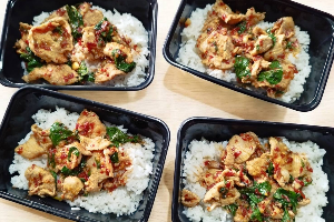 กะเพราหมูชิ้น