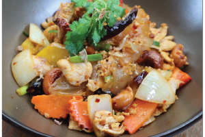 Cashew nut flat rice noodles