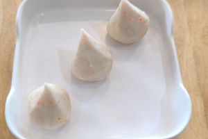 คริสตัลไข่เค็ม / CRYSTAL BALL WITH SALTED EGG YOLK