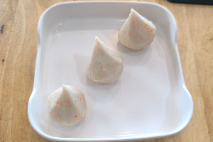 คริสตัลไข่เค็ม / CRYSTAL BALL WITH SALTED EGG YOLK