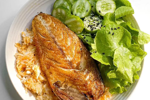 ข้าวผัดไข่ซาบะย่าง