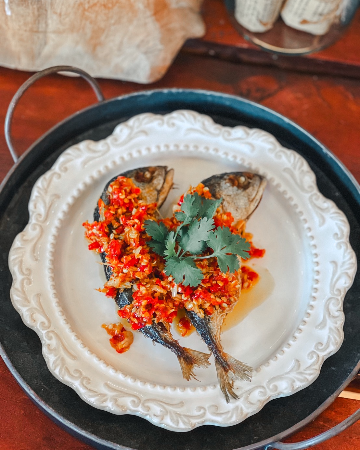 ปลาทูทอดราดพริก