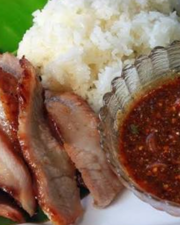 ข้าวหมูย่าจิ้มแจ่ว
