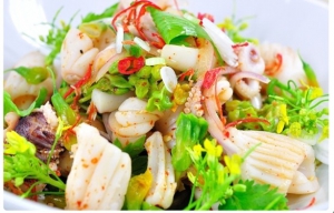 ยำปลาหมึก