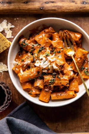 creamy spicy pesto pasta alla vodka