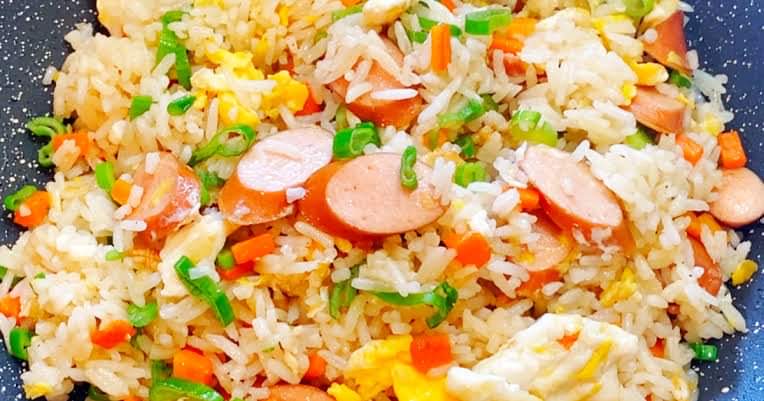 ข้าวผัดไส้กรอก