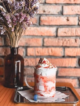 Strawberry Cheesecake Frappe