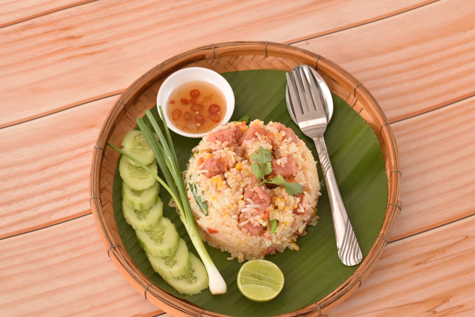 ข้าวผัดแหนม