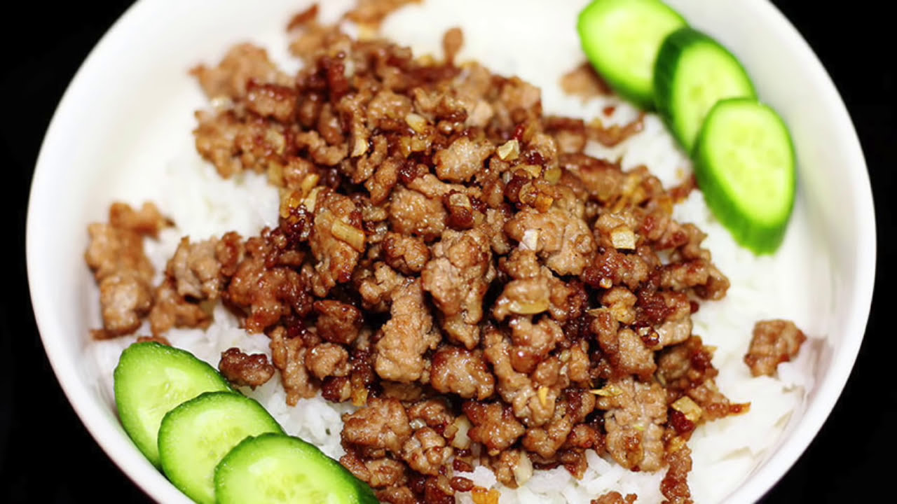 ข้าวหมูสับทอดกระเทียม