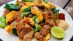 ผัดซีอิ๊วหมู