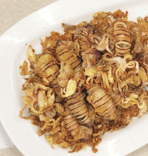 ปลาหมึกไข่จิ๋วทอดกระเทียม
