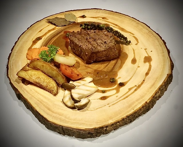 21. สเต็กเนื้อออสเตรเลียเทนดอร์ลอยน์ : Australian Tenderloin Steak