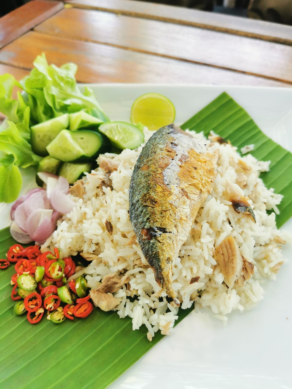 ข้าวคลุกน้ำปลาปลาทู