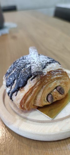 Croissant Rolls Chocolate  (ครัวซองโรลชอคโกแลต)