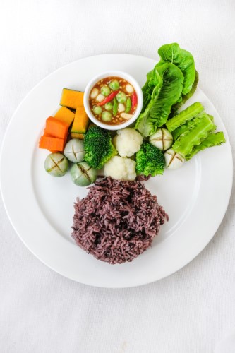 ข้าวไรซ์เบอร์รี่ผักลวกน้ำพริกกะปิ