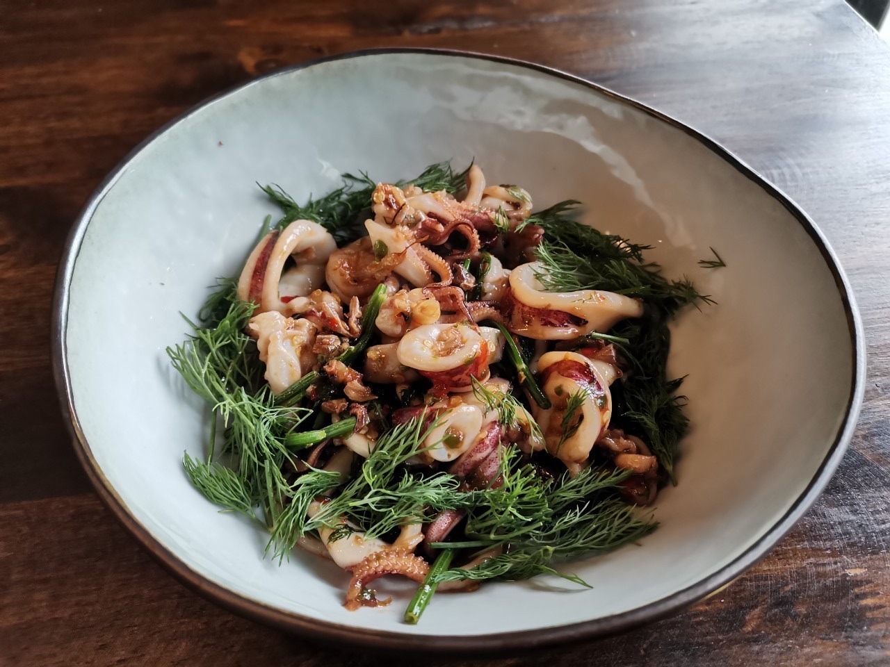 หมึกลาว / Stir fried squid with dill