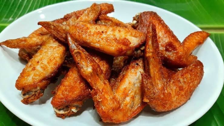 ปีกไก่ทอดน้ำปลา