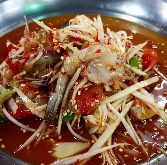 ตำกุ้งสด