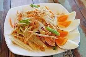 ส้มตำไทยไข่เค็ม