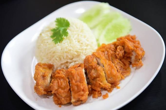 ข้าวมันไก่ทอด