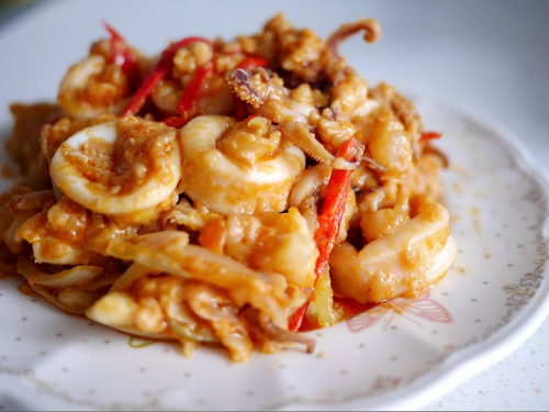 ปลาหมึกผัดไข่เค็ม