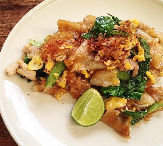 ผัดซีอิ้วหมู
