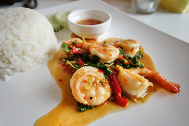 ผัดกะเพรา กุ้ง