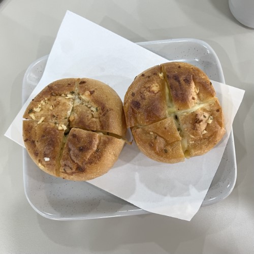 ขนมปังกระเทียมครีมชีส