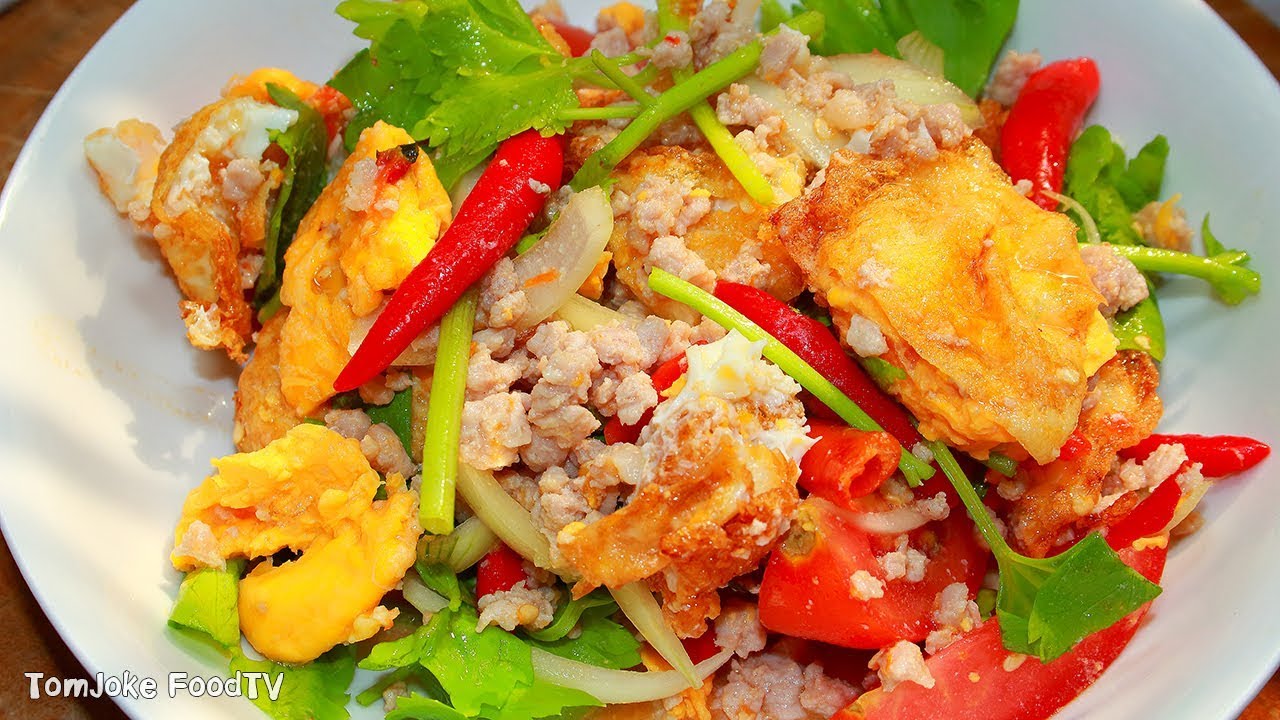 Fried eggs Noodles Salad
