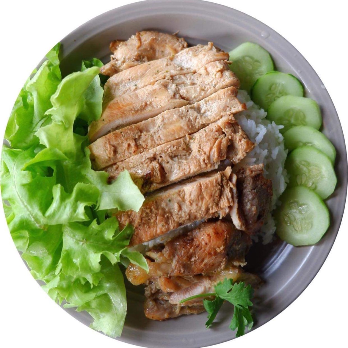 ข้าวหน้าไก่กระเทียมพริกไทยดำนุ่มๆหอมๆ